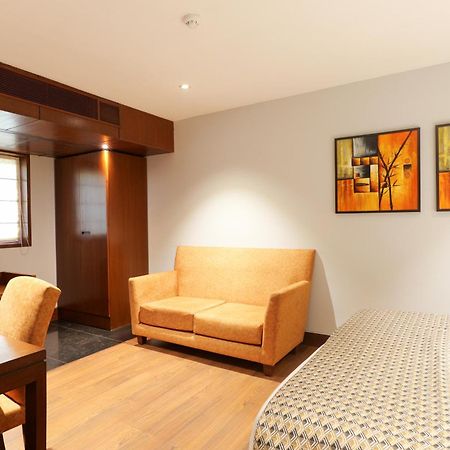 The Manor - New Delhi Hotel Kültér fotó