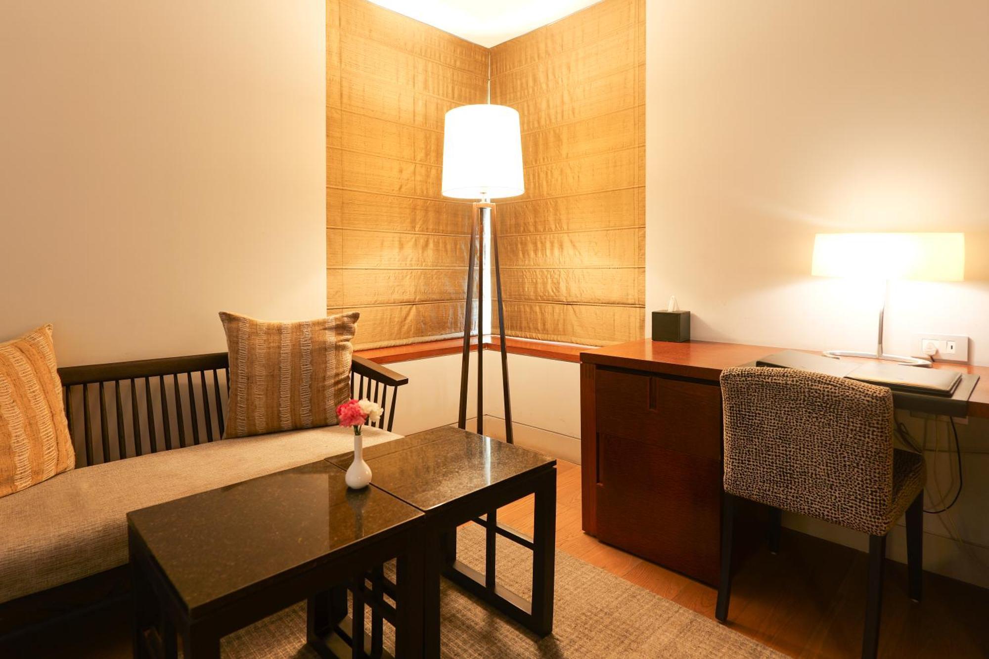 The Manor - New Delhi Hotel Kültér fotó