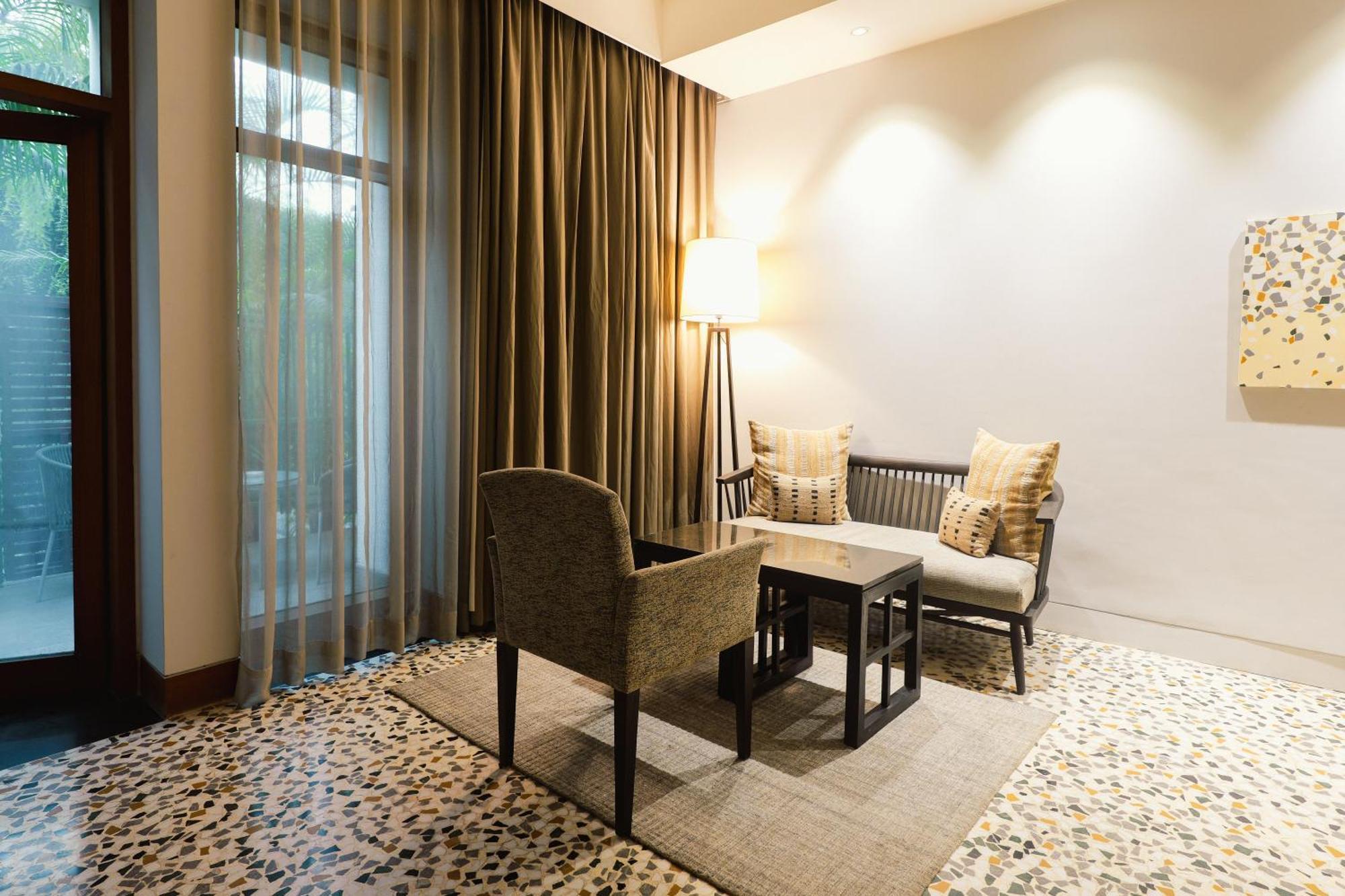 The Manor - New Delhi Hotel Kültér fotó